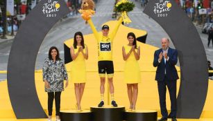 Christopher Froome celebra primer lugar del Tour de Francia