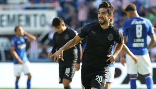 Pizarro festeja su gol contra Cruz Azul