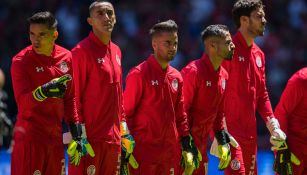 Jugadores del Toluca utilizan guantes de Talavera 