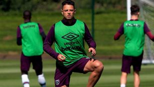 Chicharito realiza un entrenamiento con los Hammers 