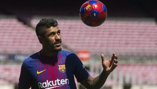 Paulinho, durante su presentación con el Barcelona 