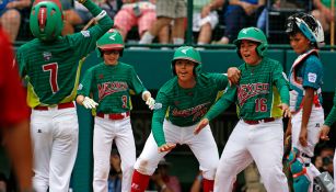 El cuadro mexicano celebra la llegada a home de un compañero