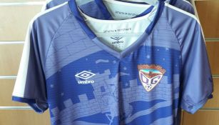 La playera del Guadalajara con las coordenadas erróneas