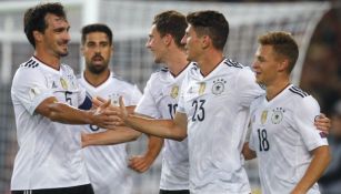 Jugadores de Alemania celebran su triunfo frente a Noruega