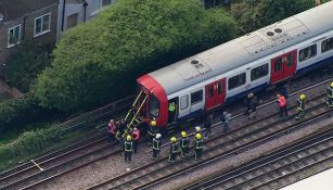 Bomberos inspeccionan metro de Londres tras ataque 