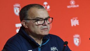 Marcelo Bielsa atiende a los medios de comunicación