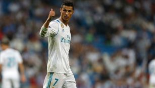 Cristiano Ronaldo saluda tras un partido del Real Madrid
