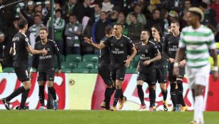 Los jugadores del PSG  celebran un gol frente al Celtic