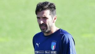 Gianluigi Buffon, en un entrenamiento con la selección de Italia