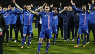 Islandia se une a su afición para festejar pase a Rusia 2018