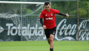 Rafael Márquez entrena con Atlas pese a no poder jugar