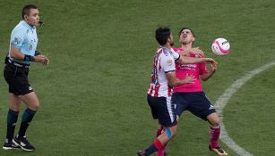 Momento en el que Pizarro golpea a Valdés y se va expulsado