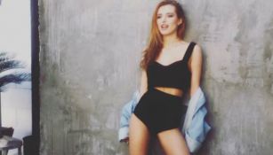 Bella Thorne durante una sesión fotográfica 