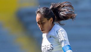 Nancy Antonio en el partido contra Atlas 