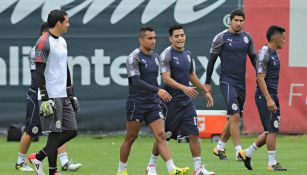 Edwin Hernández, en una práctica con Chivas del Guadalajara