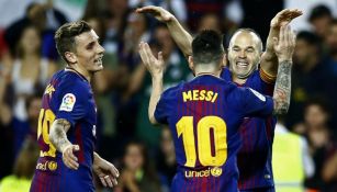 Iniesta celebra su gol contra el Málaga con Messi