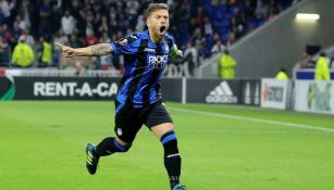 Papu Gómez festejando su gol frente al Olympique Lyonnais