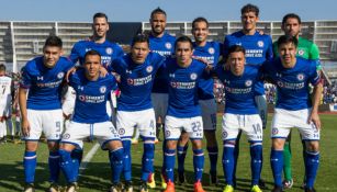 Los elementos de Cruz Azul posan para la foto previo al juego contra Lobos BUAP