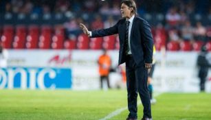 Almeyda dirige a las Chivas en duelo contra Veracruz