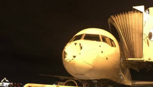 Así quedó el avión tras el impacto con un objeto que no fue identificado
