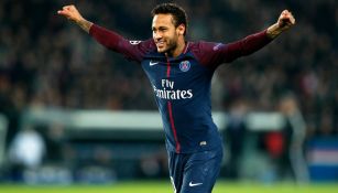 Neymar Jr. celebra una anotación con el PSG