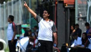 Fernando Camacho, en un juego de Chivas Femenil del Apertura 2017