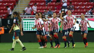 Chivas Femenil celebra triunfo sobre el América