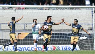 Jesús Gallardo festeja gol contra Santos en la J16