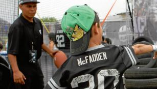 Pequeño en el NFL Fan Zone 