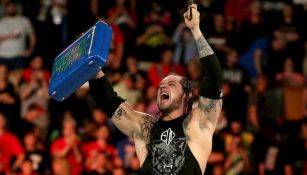 Baron Corbin gana el maletín de MITB