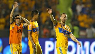 Los jugadores de Tigres al final del partido contra León