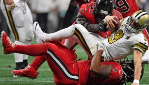 La defensiva de Atlanta detiene la ofensiva de Brees