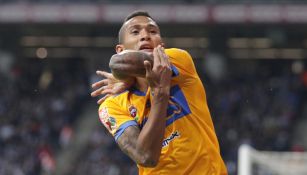 Francisco Meza celebrando el gol del título para Tigres