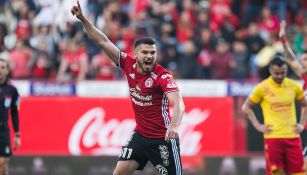 Martin celebra una anotación con Tijuana 