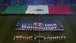 La ceremonia previa la Final de Vuelta entre Rayados y Tigres