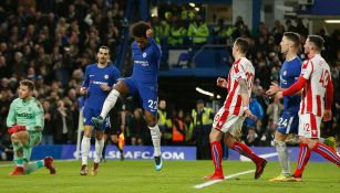 Willian celebra su gol frente al Stoke