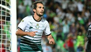 Armenteros celebra un gol con Santos Laguna