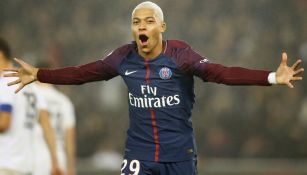 Mbappe festeja un gol con el PSG