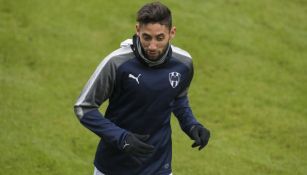 Jonathan Urretaviscaya, en un entrenamiento con Rayados