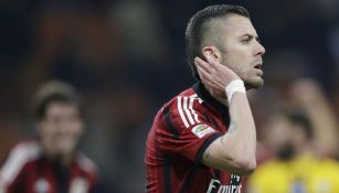 Jérémy Ménez en un partido con Milan