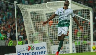 Djaniny Tavares festeja triplete contra Lobos BUAP