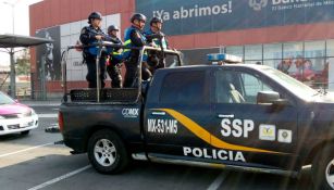 Elementos de la policía durante operativo en el EdoMex