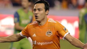 Erick Torres festeja un gol con el Houston 