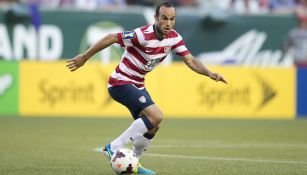 Donovan disputa un juego con Estados Unidos