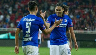 Gullit festeja uno de los goles de Felipe Mora