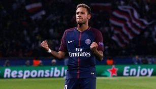 Neymar celebra una anotación con el PSG 