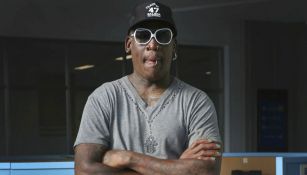 Dennis Rodman posa frente a la cámara