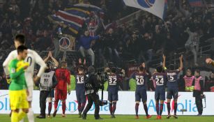 Los jugadores del PSG agradecen el apoyo de los aficionados en el encuentro ante Nantes