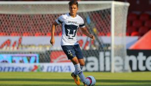 Rodrigo González disputa un juego con Pumas