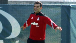 Rafa Márquez celebra durante un entrenamiento